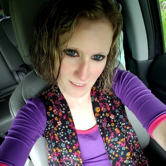 Meet your Posher, Kristen - Picture 3 of 3